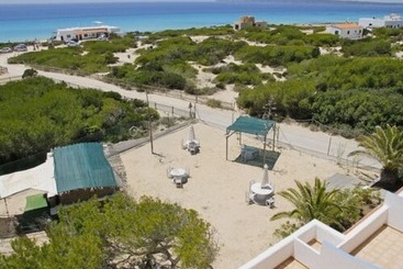 هتل Hostal Santi
