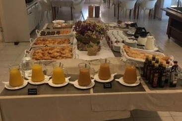هتل Hostal Santi