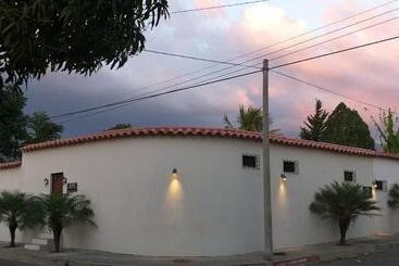 پانسیون Hostal Deyluwin