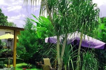 پانسیون Hostal Deyluwin
