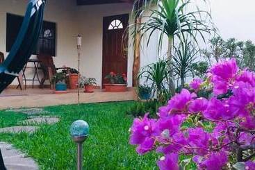 پانسیون Hostal Deyluwin