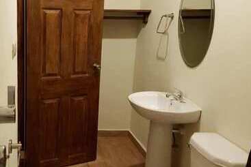 پانسیون Hostal Deyluwin