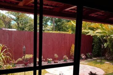 پانسیون Hostal Deyluwin