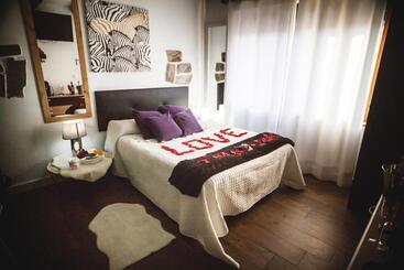 هاستل Junior Suites Con Jacuzzi