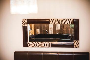 هاستل Junior Suites Con Jacuzzi