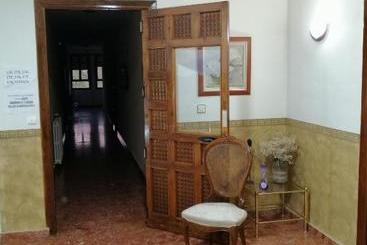 پانسیون Hostal Miguel Hernandez