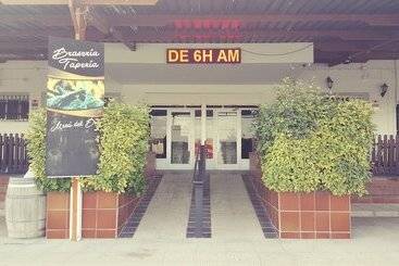 پانسیون Hostal Restaurante Los Badenes