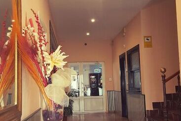 پانسیون Hostal Restaurante Los Badenes
