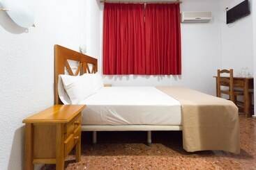 پانسیون Hostal San Rafael