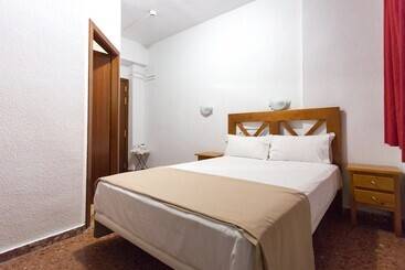 پانسیون Hostal San Rafael