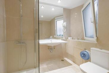 پانسیون Hostal Rodas Pamplona