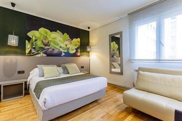 پانسیون Hostal Rodas Pamplona