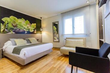 پانسیون Hostal Rodas Pamplona