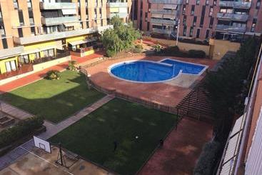 Spacious Apartment In Terrassa With Shared Pool 85 M² - Terrassa