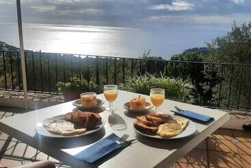 هتل Hostal Sa Barraca   Adults Only