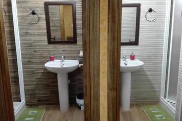 پانسیون Hostal La Aldaba