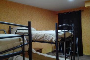 پانسیون Hostal La Aldaba
