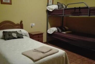 پانسیون Hostal La Aldaba