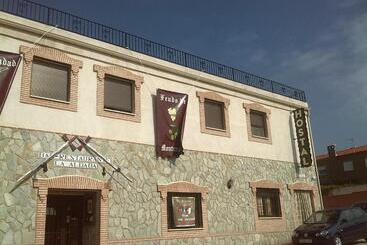 پانسیون Hostal La Aldaba