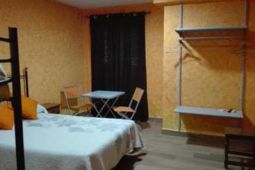 پانسیون Hostal La Aldaba