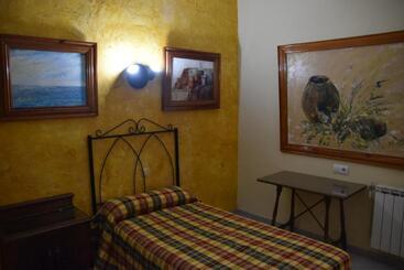 پانسیون Hostal Manolo