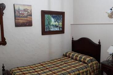 پانسیون Hostal Manolo