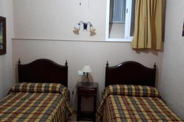 پانسیون Hostal Manolo