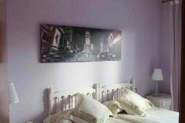 پانسیون Hostal Maury