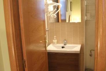 پانسیون Hostal Maury