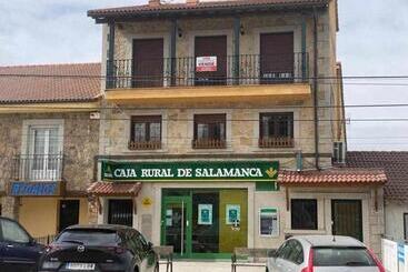 هتل El Sobrao De Gredos