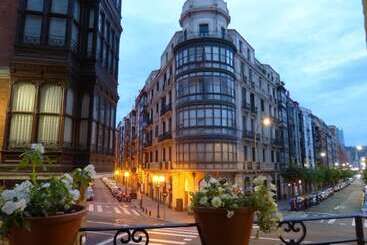 پانسیون Bilbao Art Lodge Staynnapartments