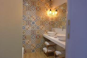 پانسیون Bilbao Art Lodge Staynnapartments