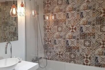 پانسیون Bilbao Art Lodge Staynnapartments