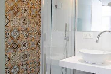 پانسیون Bilbao Art Lodge Staynnapartments