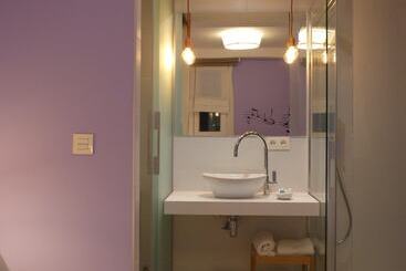 پانسیون Bilbao Art Lodge Staynnapartments