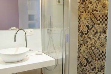 پانسیون Bilbao Art Lodge Staynnapartments
