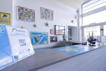 Hostel Neon Tenerife - Guaza