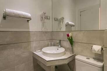پانسیون Hostal Met Madrid