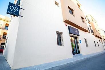 پانسیون The 8 Rooms House