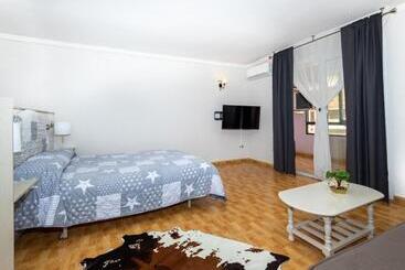 Unique Hotel Apartments