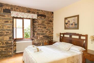 پانسیون Apartamentos Turisticos A Estacion