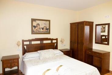 پانسیون Apartamentos Turisticos A Estacion