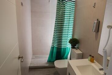 پانسیون Hostal Escala Suites