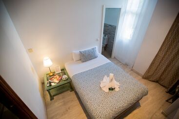 پانسیون Hostal Escala Suites