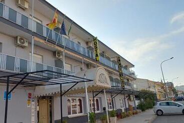 پانسیون Hostal Rural El Caminero