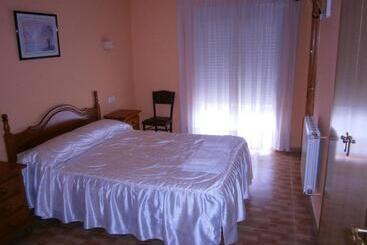 پانسیون Hostal Rural El Caminero