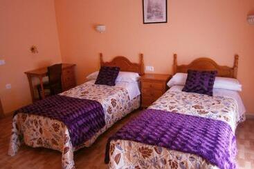 پانسیون Hostal Rural El Caminero