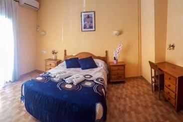 پانسیون Hostal Rural El Caminero