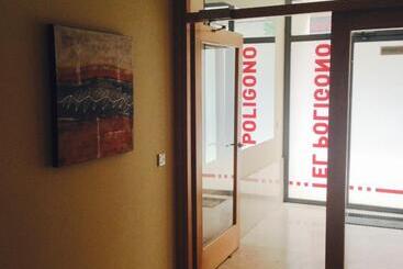 پانسیون Hostal El Poligono