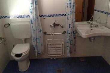 پانسیون Hostal El Poligono